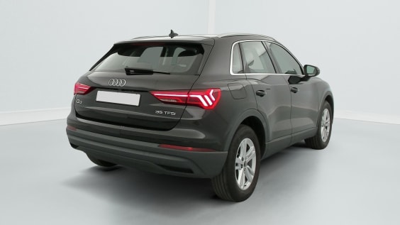 Audi Q3 35 TFSI 150 CH S TRONIC 7 BUSINESS LINE Noir Mythic