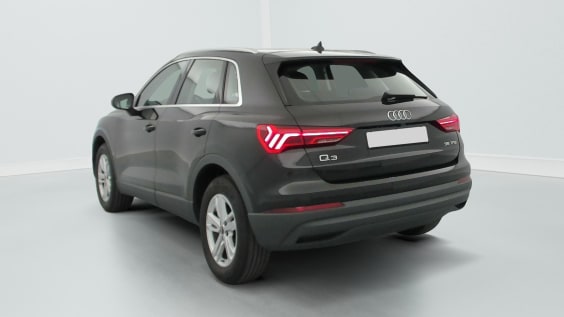 Audi Q3 35 TFSI 150 CH S TRONIC 7 BUSINESS LINE Noir Mythic