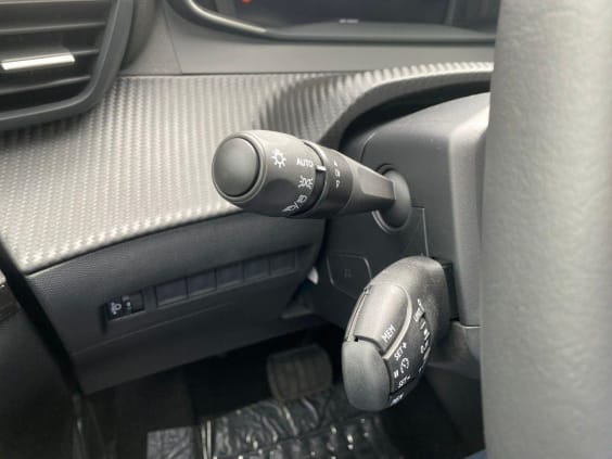 Peugeot 208 208 HYBRID 110CH E-DCS6 ALLURE Gris Selenium Metal