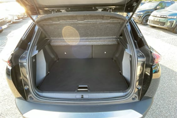 Peugeot 2008 BlueHDi 130 S&S EAT8 Allure Pack Noir Perla Nera
