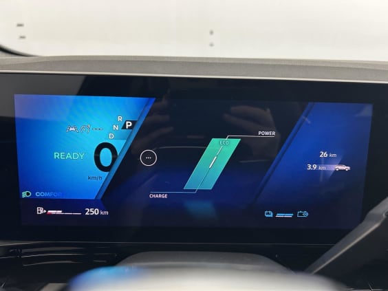 Renault Austral full hybrid E-Tech 200 ch Techno noir