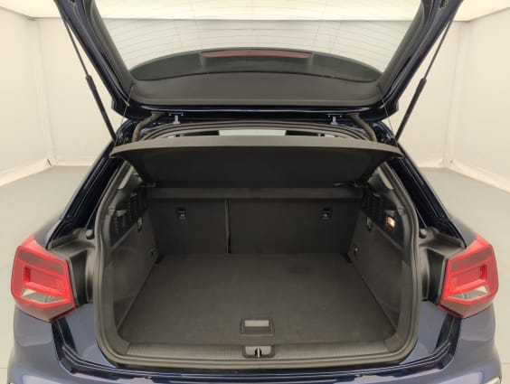 Audi Q2 30 TFSI 110 BVM6 Design Bleu Navarre