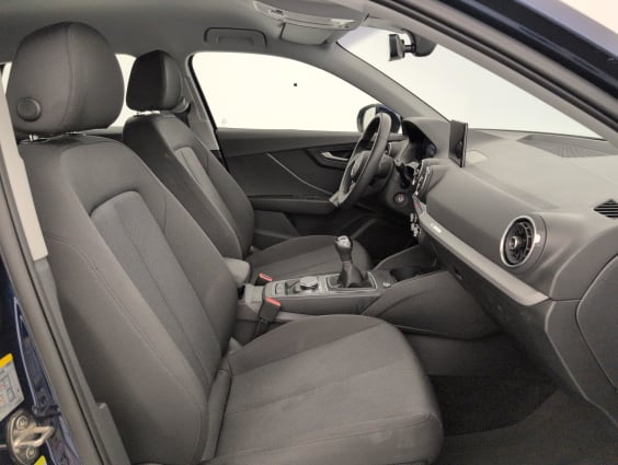 Audi Q2 30 TFSI 110 BVM6 Design Bleu Navarre