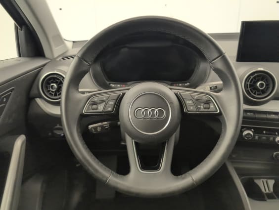 Audi Q2 30 TFSI 110 BVM6 Design Bleu Navarre