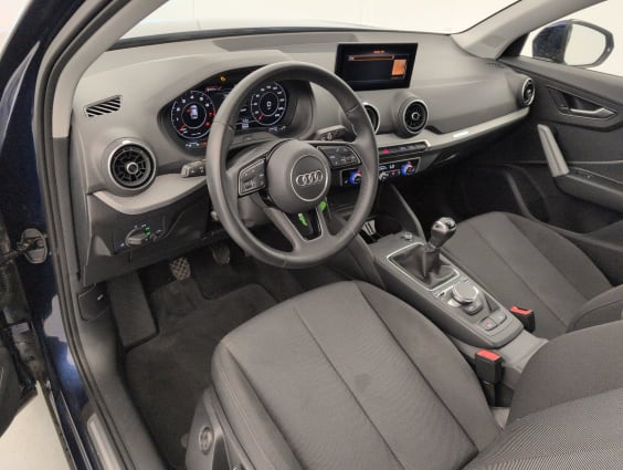 Audi Q2 30 TFSI 110 BVM6 Design Bleu Navarre