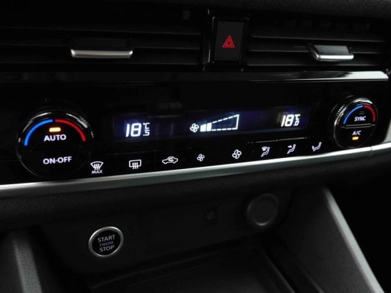 Nissan QASHQAI 140 MHEV ACENTA Gris