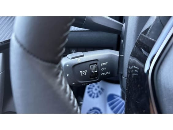 Peugeot 2008 1.2I HYBRID 145 ALLURE Bleu Obsession