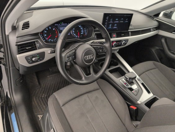 Audi A4 AVANT 35 TFSI 150 S tronic 7 Design Noir Mythic