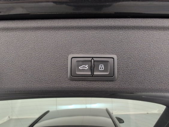 Audi A4 AVANT 35 TFSI 150 S tronic 7 Design Noir Mythic