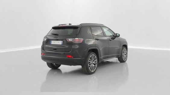 Jeep Compass COMPASS 1.5 Turbo T4 130ch MHEV Summit 4x2 BVR7 Solid Black