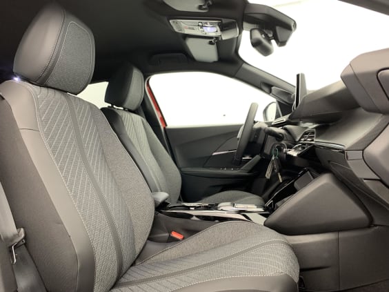 Peugeot 2008 Hybrid 145 e-DCS6 Allure Rouge Elixir