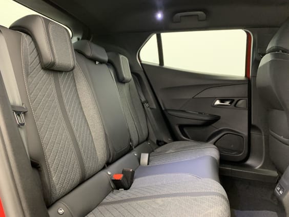 Peugeot 2008 Hybrid 145 e-DCS6 Allure Rouge Elixir