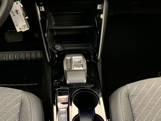 Peugeot 2008 Hybrid 145 e-DCS6 Allure Rouge Elixir