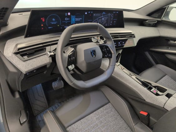 Peugeot 5008 HYBRID 145 CH E-DCS6 ALLURE Bleu Ingaro
