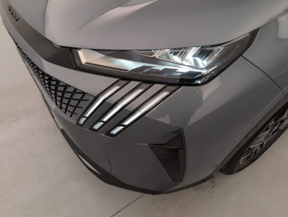 Peugeot 5008 HYBRID 145 CH E-DCS6 ALLURE Bleu Ingaro