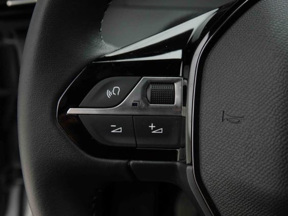 Peugeot 2008 1.2 T 100 Allure Gris