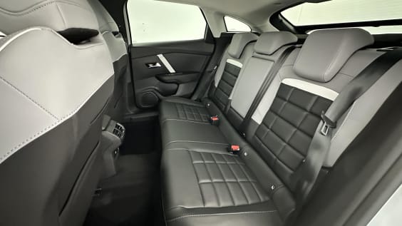 Citroën C4 C4 1.2 Hybride 145ch Max e-DCS6 Blanc Okenite