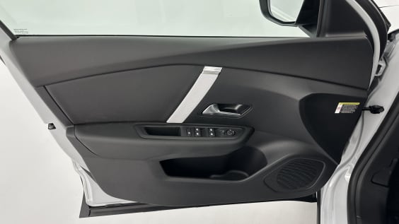 Citroën C4 C4 1.2 Hybride 145ch Max e-DCS6 Blanc Okenite