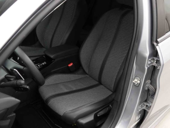 Peugeot 208 HYBRID 110 AUT ALLURE Gris