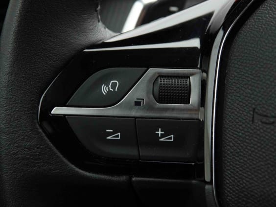 Peugeot 208 HYBRID 110 AUT ALLURE Gris