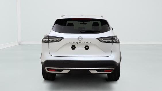 Nissan QASHQAI 1.3 DIG-T MILD HYBRID 158 HP X-TRONIC TEKNA White