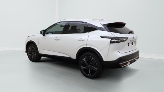 Nissan QASHQAI 1.3 DIG-T MILD HYBRID 158 HP X-TRONIC TEKNA White