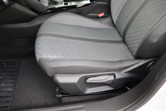 Peugeot 2008 Turbo 100 ch BVM6 Allure Blanc Okénite