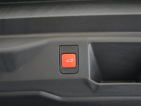 Peugeot 5008 GT Excl. Pano Hybrid 145 hp e-DSC6 Black
