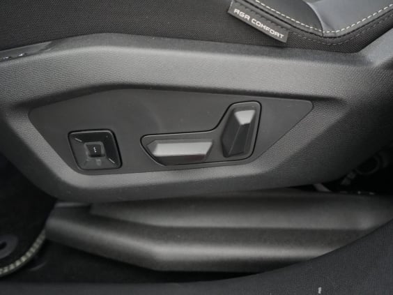 Peugeot 5008 GT Excl. Pano Hybrid 145 hp e-DSC6 Black