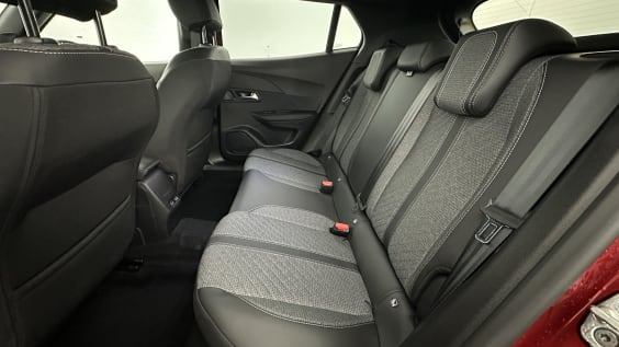 Peugeot 2008 2008 II 1.2 Hybrid 145ch Allure e-DCS6 Rouge Elixir