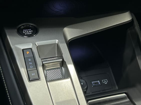 Peugeot 308 SW GT Hybrid 145 ch e-DCS6 Gris