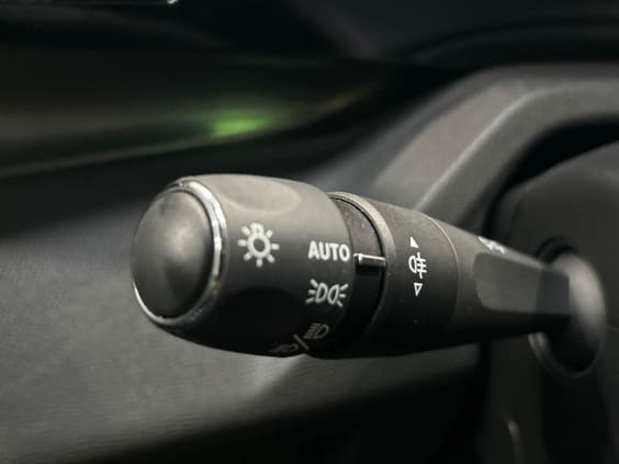 Peugeot 308 SW GT Hybrid 145 ch e-DCS6 Gris