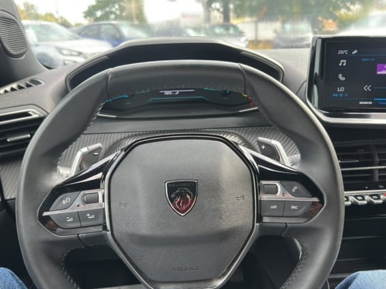 Peugeot 2008 1.2 hybrid 145 style e-dcs6 Gris
