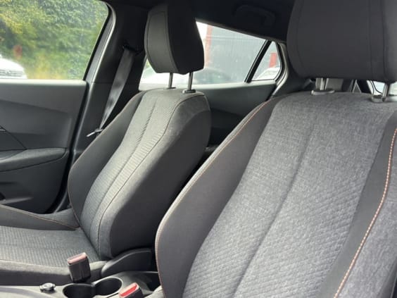 Peugeot 2008 1.2 hybrid 145 style e-dcs6 Gris