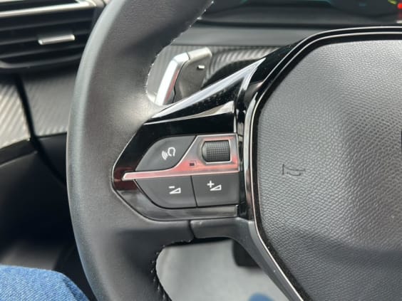 Peugeot 2008 1.2 hybrid 145 style e-dcs6 Gris