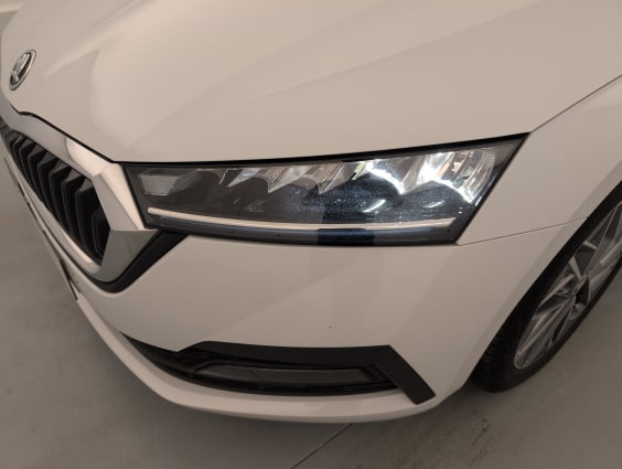 Skoda Octavia Combi 2.0 TDI 150 ch DSG7 Ambition Blanc Lune