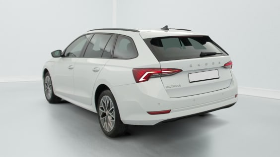 Skoda Octavia Combi 2.0 TDI 150 ch DSG7 Ambition Blanc Lune