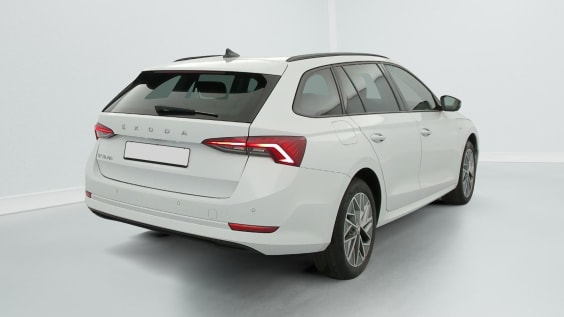 Skoda Octavia Combi 2.0 TDI 150 ch DSG7 Ambition Blanc Lune