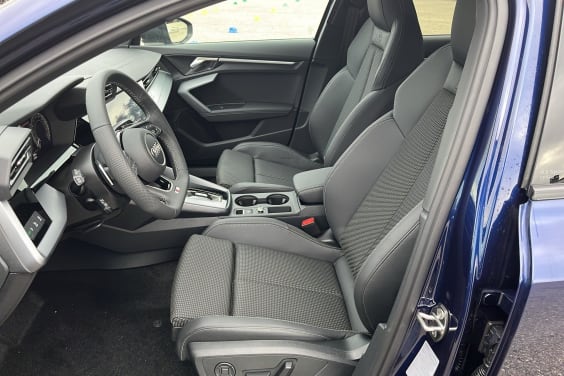 Audi A3 SPORTBACK NOUVELLE 45 TFSI E HYBRIDE RECHARGEABLE 272 S TRONIC 6 S LINE Bleu Navarre