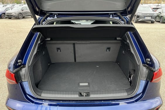 Audi A3 SPORTBACK NOUVELLE 45 TFSI E HYBRIDE RECHARGEABLE 272 S TRONIC 6 S LINE Bleu Navarre