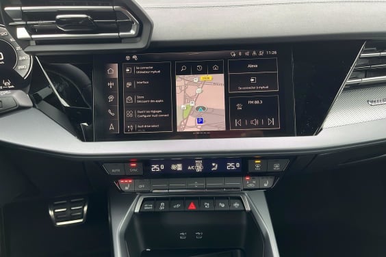 Audi A3 SPORTBACK NOUVELLE 45 TFSI E HYBRIDE RECHARGEABLE 272 S TRONIC 6 S LINE Bleu Navarre