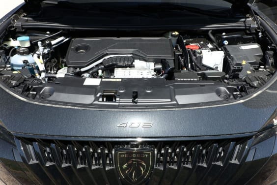 Peugeot 408 HYBRID 145 AUT ALLURE Noir
