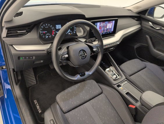 Skoda Octavia Combi 2.0 TDI 150 ch DSG7 Ambition Bleu Energie