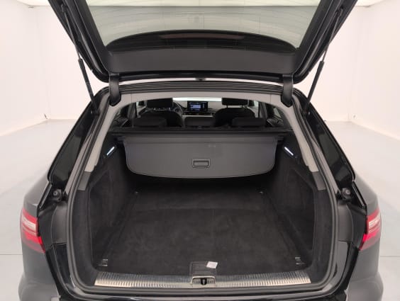 Audi A4 AVANT 35 TFSI 150 S tronic 7 Design Noir Mythic