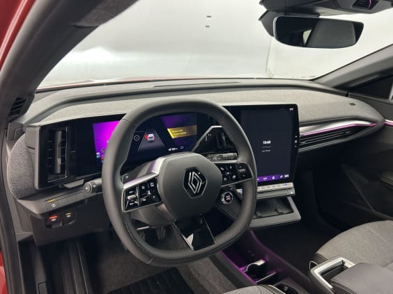 Renault Mégane E-Tech 220 ch autonomie confort GSR2 Techno Rouge