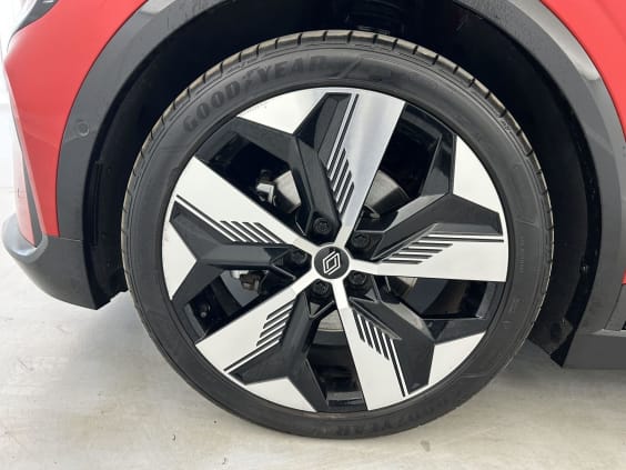 Renault Mégane E-Tech 220 ch autonomie confort GSR2 Techno Rouge