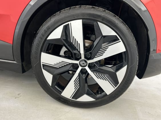 Renault Mégane E-Tech 220 ch autonomie confort GSR2 Techno Rouge
