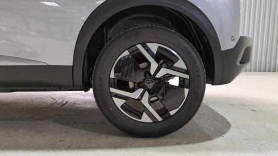 Peugeot 2008 Hybrid 145 e-DCS6 GT Gris Artense / Toit Noir