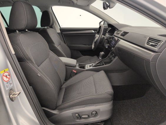 Skoda Superb Combi 2.0 TDI 150 SCR DSG7 BUSINESS Gris Argent