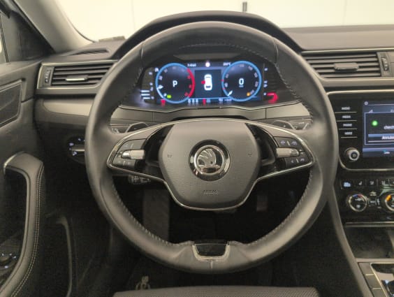 Skoda Superb Combi 2.0 TDI 150 SCR DSG7 BUSINESS Gris Argent